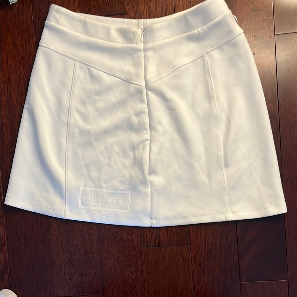 Hunter White Mini A-Line Skirt for Casual Wear - Picture 2 of 4
